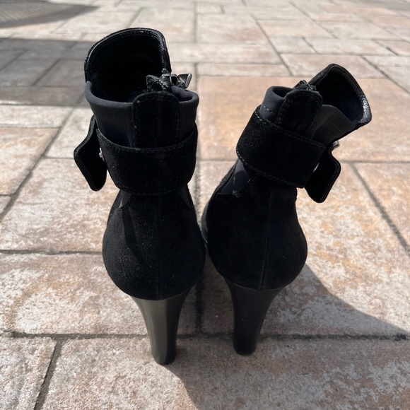 Aquatalia heels - Picture 2 of 3